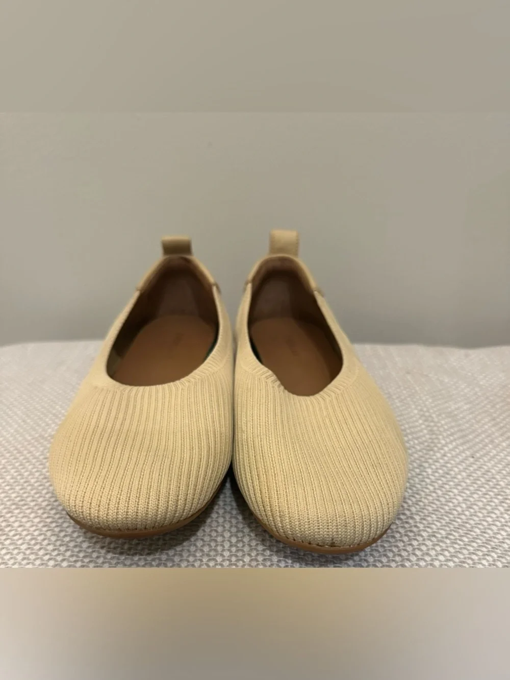Everlane Day Glove ReKnit Ballet Flats Beige Ribbed Knit Size 8 Comfort EUC